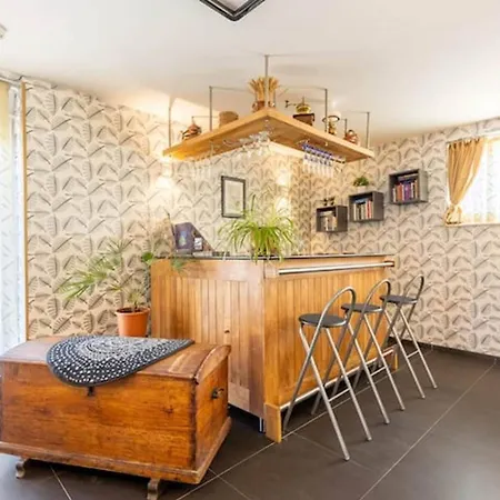 Tranquil Retreat In Hamoir, Belgium - Perfect For Families Friends Feriehus
