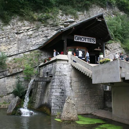 Tranquil Retreat In Hamoir, Belgium - Perfect For Families Friends *